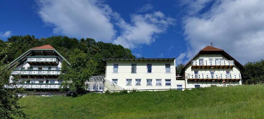 Gasthof-Pension Oelberger Wolfsberg Extérieur photo